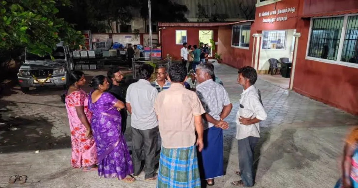 #BREAKING கோவையில் 11ம் வகுப்பு மாணவன் தற்கொலையில் திடீர் திருப்பம்... பள்ளியில் சாதி ரீதியாக தொல்லையா?
