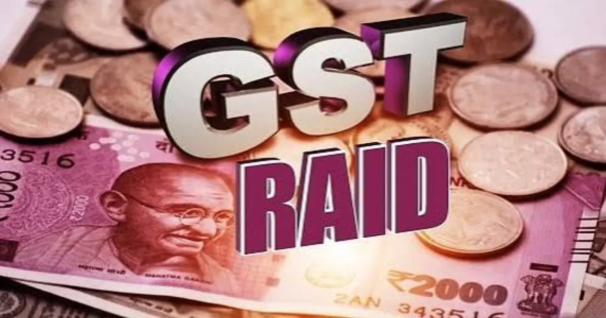 இரும்பு வியாபாரி வீட்டில் விடிய விடிய தொடர்ந்த சோதனையில் திடுக்கிடும் திருப்பம்... கட்டு கட்டாய் சிக்கிய கரன்சி... மொத்தம் இவ்வளவா?
