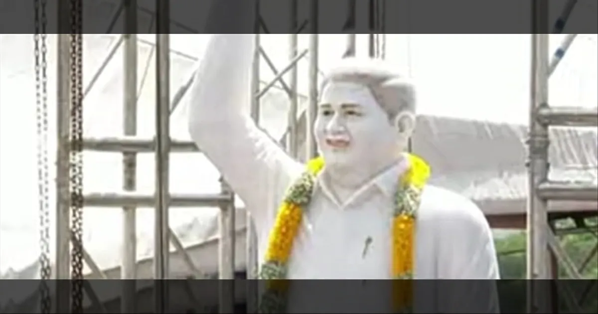 ஆம்ஸ்ட்ராங்  நினைவு தினம்: தந்தையின் முழு உருவச் சிலையை திறந்து வைத்த மகள்!
