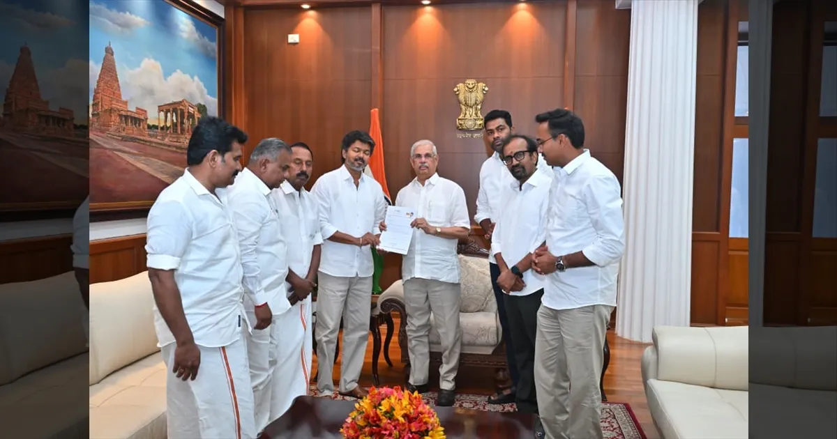 #BREAKING: தவெக ஆட்சி அமைக்க உரிமை கோரிய விஜய்..! ஆளுநருடன் சந்திப்பு..!