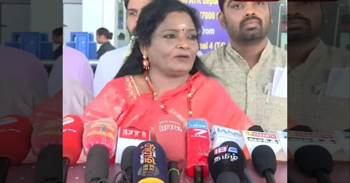 திமுக காரங்க கமுக்கமா மாநாட்டுல கலந்துப்பாங்க.. ஒரே போடாக  போட்ட தமிழிசை..!