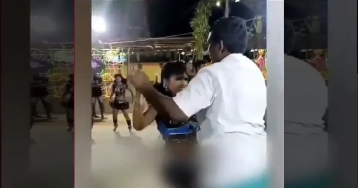 ச்ச்சீ... இப்படியா நடந்துக்கிறது? போதை தலைக்கேறி ஆபாச நடனமாடிய திமுக கவுன்சிலர்... வைரலாகும் வீடியோ