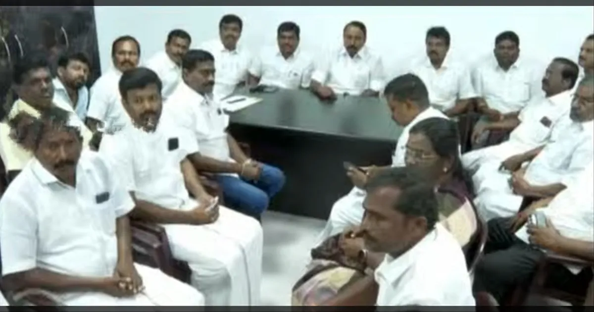 முடிவு பெருசா இருக்குமோ? செங்கோட்டையன் தீவிர ஆலோசனை! கலக்கத்தில் கட்சியினர்