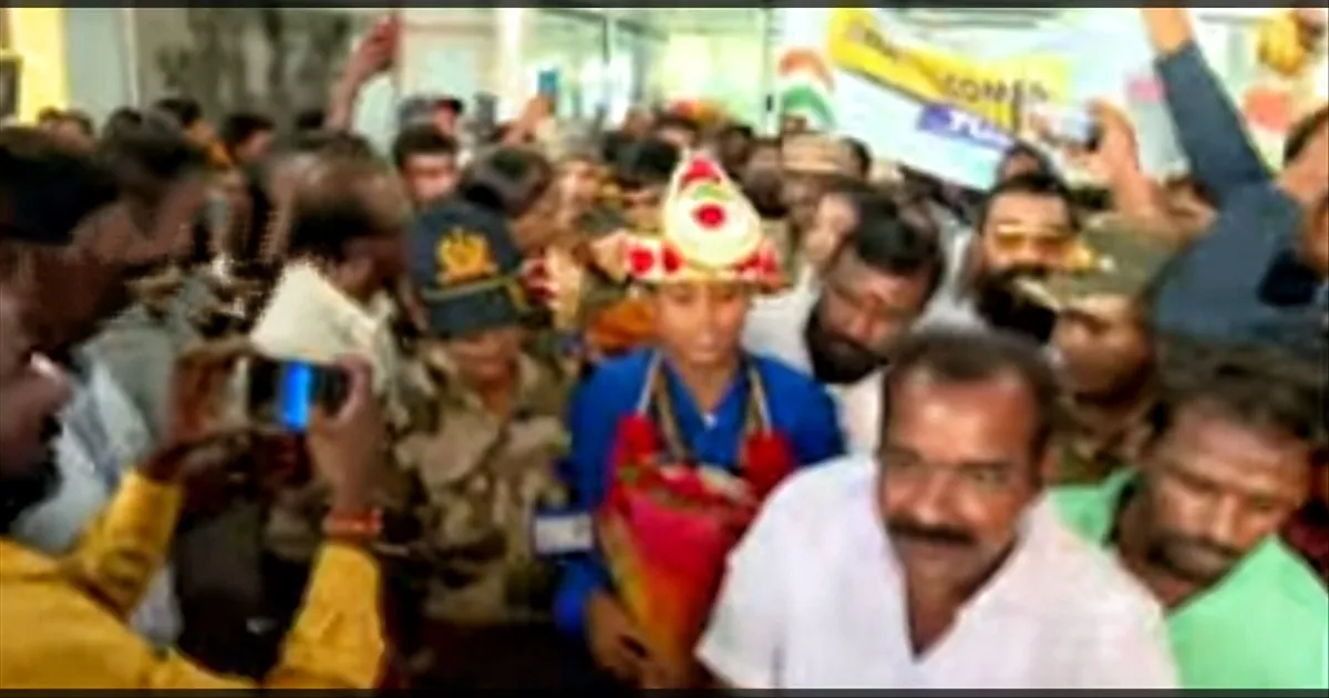 கபடிப் போட்டியில் தங்கம்..! தாயகம் திரும்பிய கார்த்திகாவுக்கும், அபினேஷுக்கும் உற்சாக வரவேற்பு...!