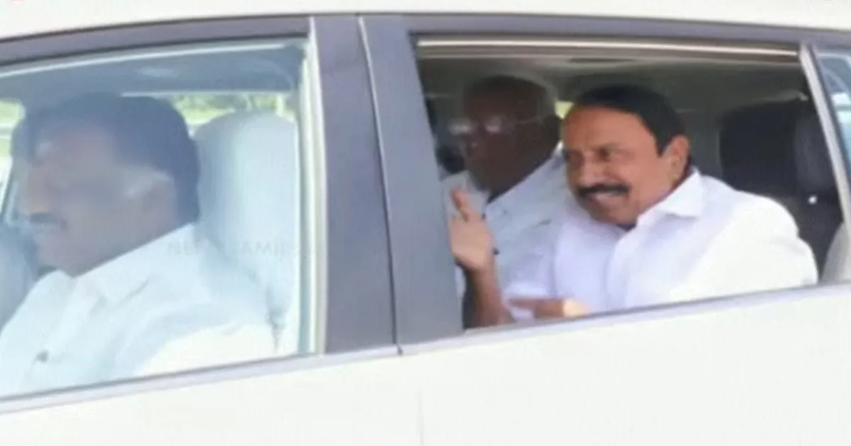 ஒரே காரில் ஓபிஎஸ், செங்கோட்டையன் பயணம்... எடப்பாடியை சீண்டும் KAS...! 