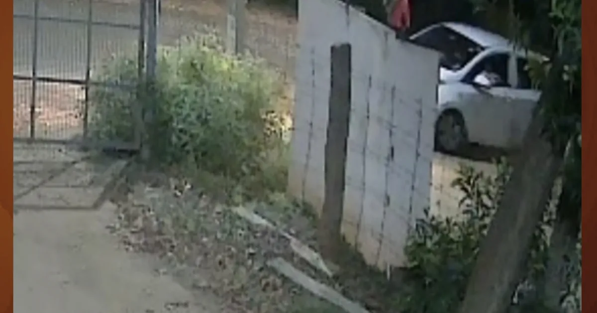 கோவையில் மீண்டும் பகீர் சம்பவம்.. திடீரென கேட்ட அலறல் சத்தம்.. சீறிப்பாய்ந்த கார்.. இளம்பெண் கடத்தலா?