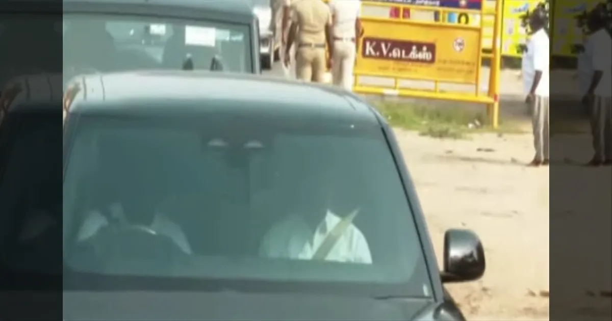 புதுவையில் விஜய்... அண்ணனை பார்க்கணும்... ஆர்ப்பரிக்கும் தொண்டர்கள்... உற்சாகம்...! 