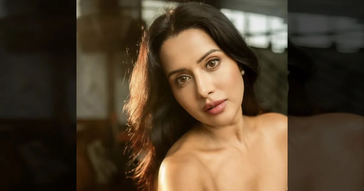 2025 Ending-ல மறக்க கூடாதாம்.. கிளாமர் and ஹாட் உடையில் வந்த நடிகை ரைசா வில்சன்..!