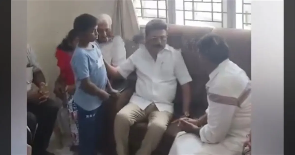 மறைந்தும் 7 பேருக்கு வாழ்வளித்த சிறுமி... வெண்பா வீட்டுக்கு சென்று முதல்வர் ஸ்டாலின் ஆறுதல்..!!