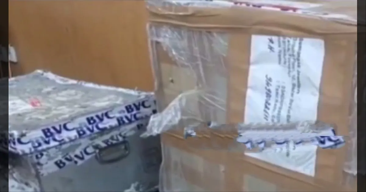 அதிரடி சோதனை..! ரூ.9 கோடி மதிப்புள்ள வைரம், தங்கம், வெள்ளி பறிமுதல்..!!