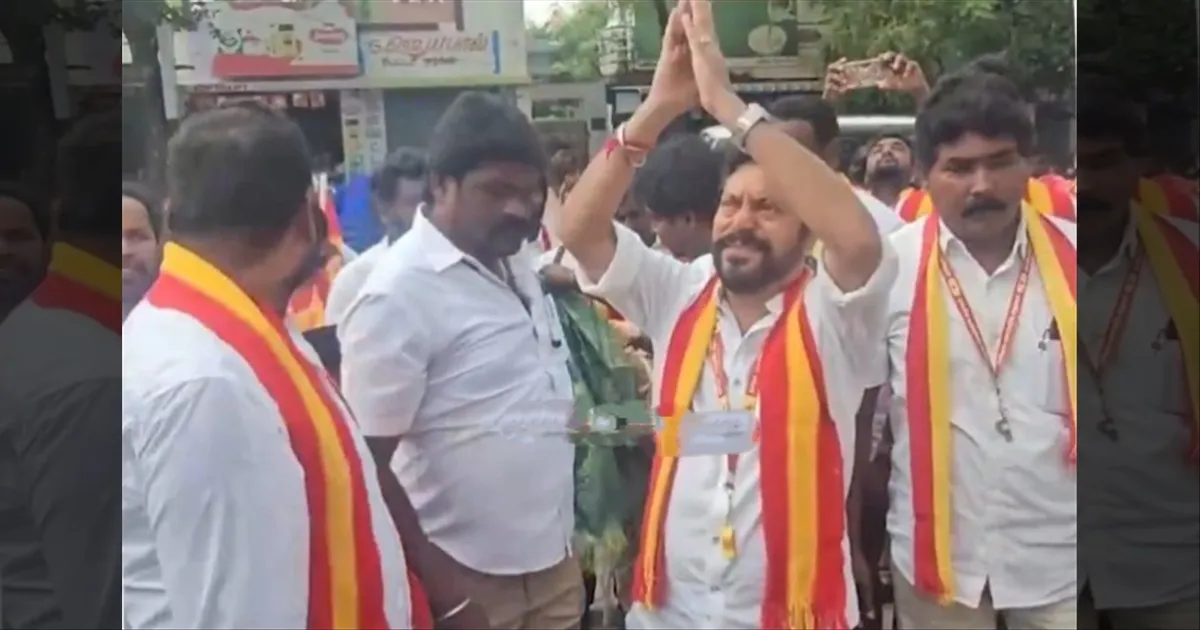 சர்ச்சைகளை தாண்டி..!! தூத்துக்குடியில் தவெக வேட்பாளர் ஸ்ரீநாத் தீவிர வாக்கு சேகரிப்பு..!! 