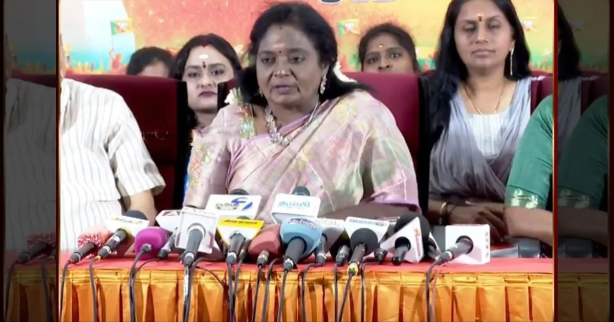 பெண்களின் உரிமை மறுக்கப்படும் போது பட்டாசு வைத்து கொண்டாடுகிறார்கள்..! தமிழிசை ஆதங்கம்..!