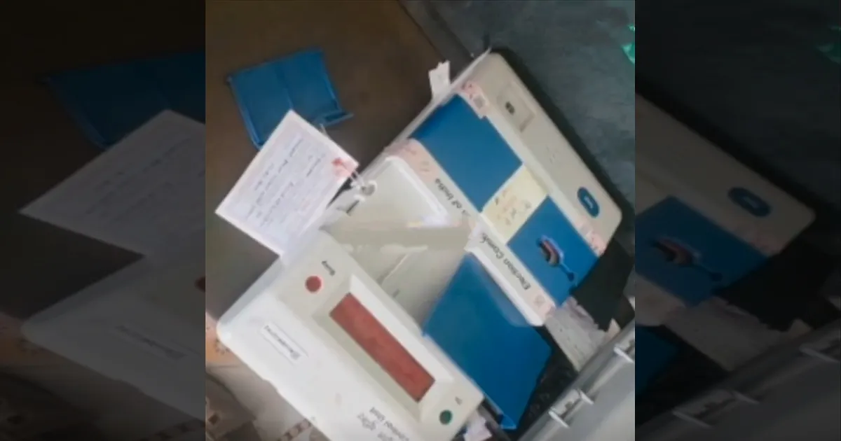 வாக்குப்பதிவு இயந்திரம் உடைக்கப்பட்ட விவகாரம்..! போலி ஏஜெண்டுகள் கைது..!