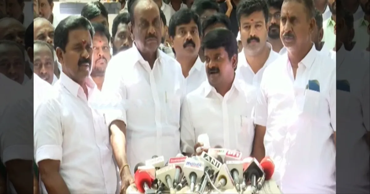 எடப்பாடி மீது கட்சி தாவல் சட்டம்.? அரசியலில் பரபரப்பு... அதிமுகவில் கலகக்குரல்..!!