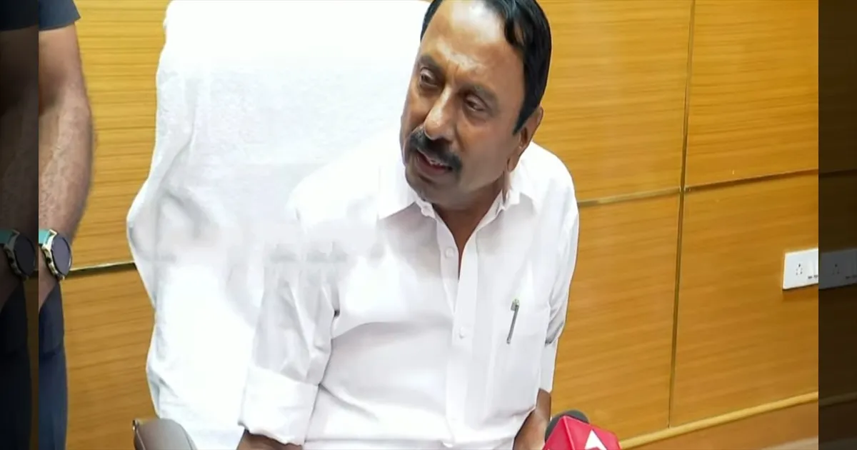 MGR, ஜெயலலிதா படங்களை வைக்கக் கூட அனுமதிக்காதவர் EPS..! அமைச்சர் செங்கோட்டையன் சரமாரி குற்றச்சாட்டு..!