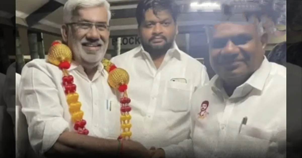 தவெகவில் இணைந்த முன்னாள் அமைச்சர்..! அரசியலில் புதிய பரபரப்பு..!