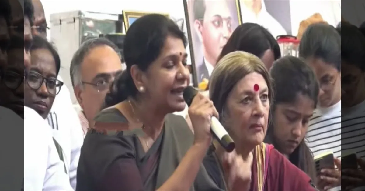 போராட்டக் களத்தில் எம்பி கனிமொழி..! மாணவர்களுக்கு ஆதரவு... பரபரக்கும் டெல்லி..!!