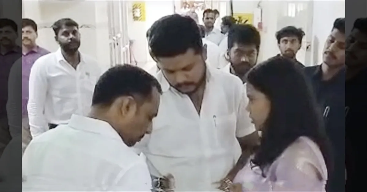 எம்எல்ஏக்களுக்கு ராக்கி கட்டி உற்சாகம்..! பேரவை வளாகத்தில் ரக்ஷா பந்தன் கொண்டாடிய அமைச்சர் கீர்த்தனா..! 