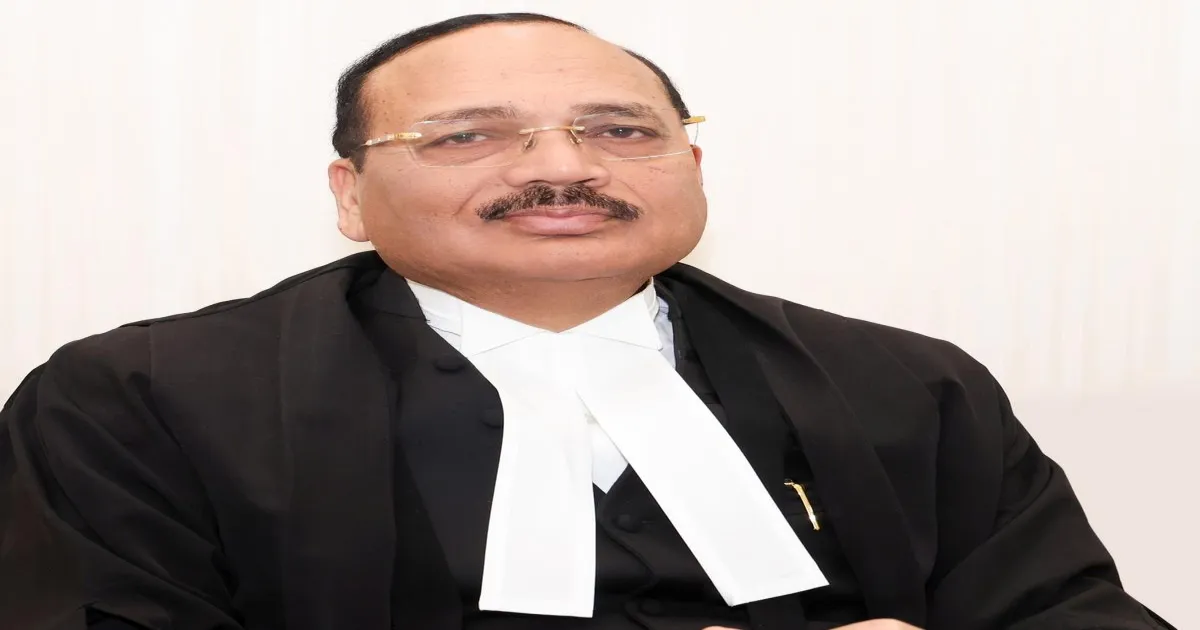 #Breaking இந்தியாவின் 53வது தலைமை நீதிபதியாக நீதிபதி சூர்யா காந்த் நியமனம்... சத்தமே இல்லாமல் படைத்த வரலாற்றுச் சாதனை...!