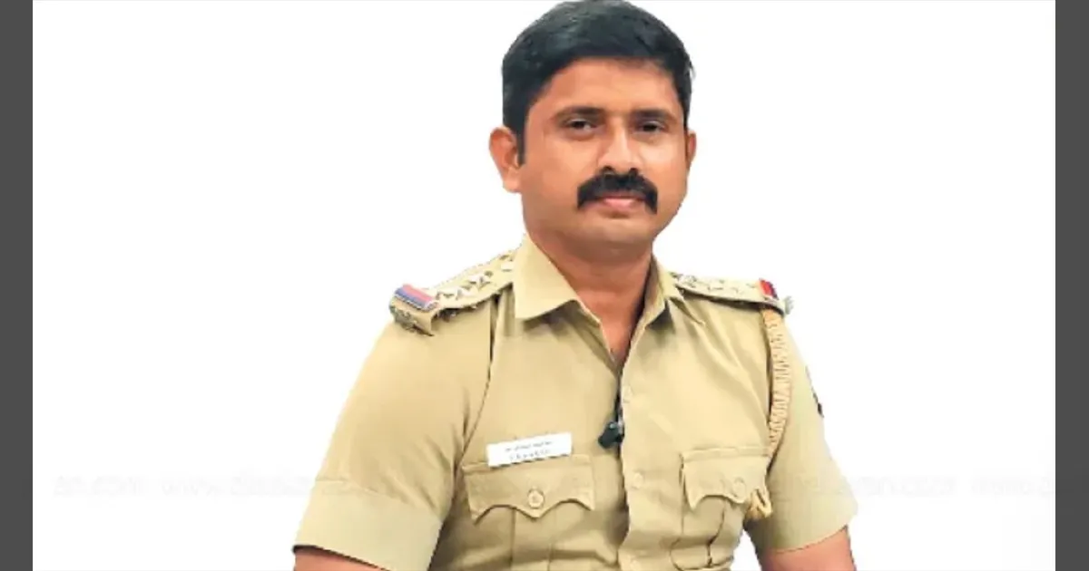 கம்ப்ளைண்ட் கொடுக்க வந்த பெண்ணுக்கு காம வலை.. சில்மிஷ இன்ஸ்பெக்டர் சஸ்பெண்ட்..!
