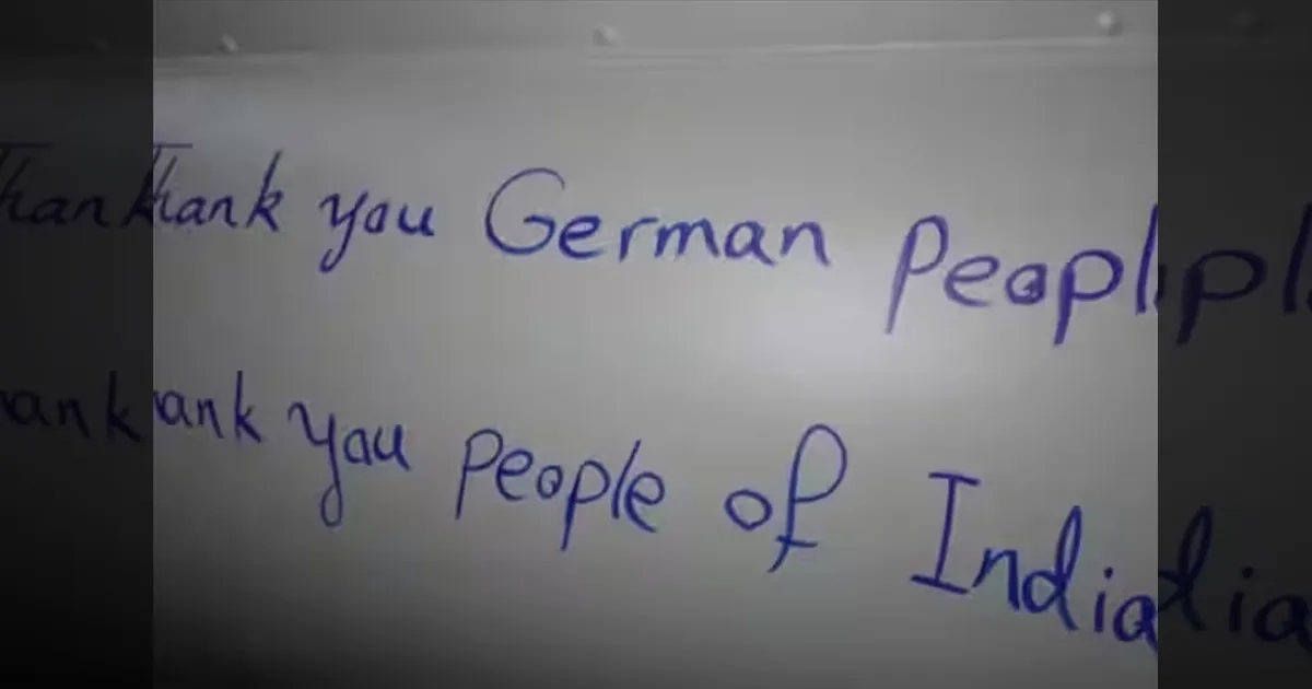 இந்திய மக்களுக்கு நன்றி என ஏவுகணையில் எழுதிய ஈரான்!! ஜெர்மன், ஸ்பெயின் நாடுகளின் பெயர்களும் லிஸ்ட்ல இருக்கு!