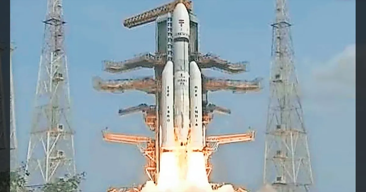 மனிதனை விண்ணுக்கு அனுப்பும் ககன்யான் திட்டம்... பாராசூட் சோதனை வெற்றி... இஸ்ரோ அறிவிப்பு...!