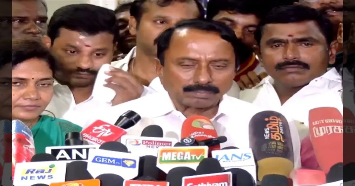 அம்மா ஆத்மாதான் இபிஎஸ்-க்கு தண்டனை கொடுத்துள்ளது! அமைச்சர் செங்கோட்டையன் கோவை விமான நிலையத்தில் பேட்டி!
