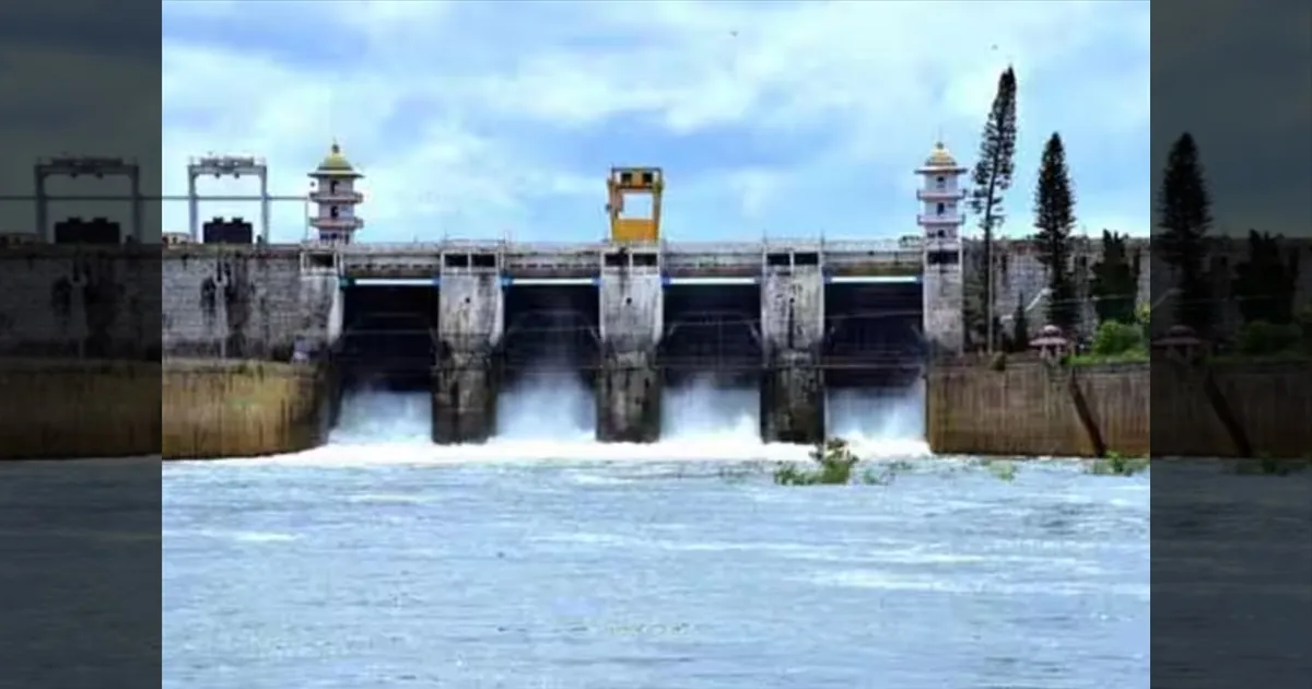 முழு கொள்ளளவை எட்டியது கபினி அணை... தமிழகத்தை நோக்கி 27 ஆயிரம் கனஅடி காவிரி நீர் திறப்பு!
