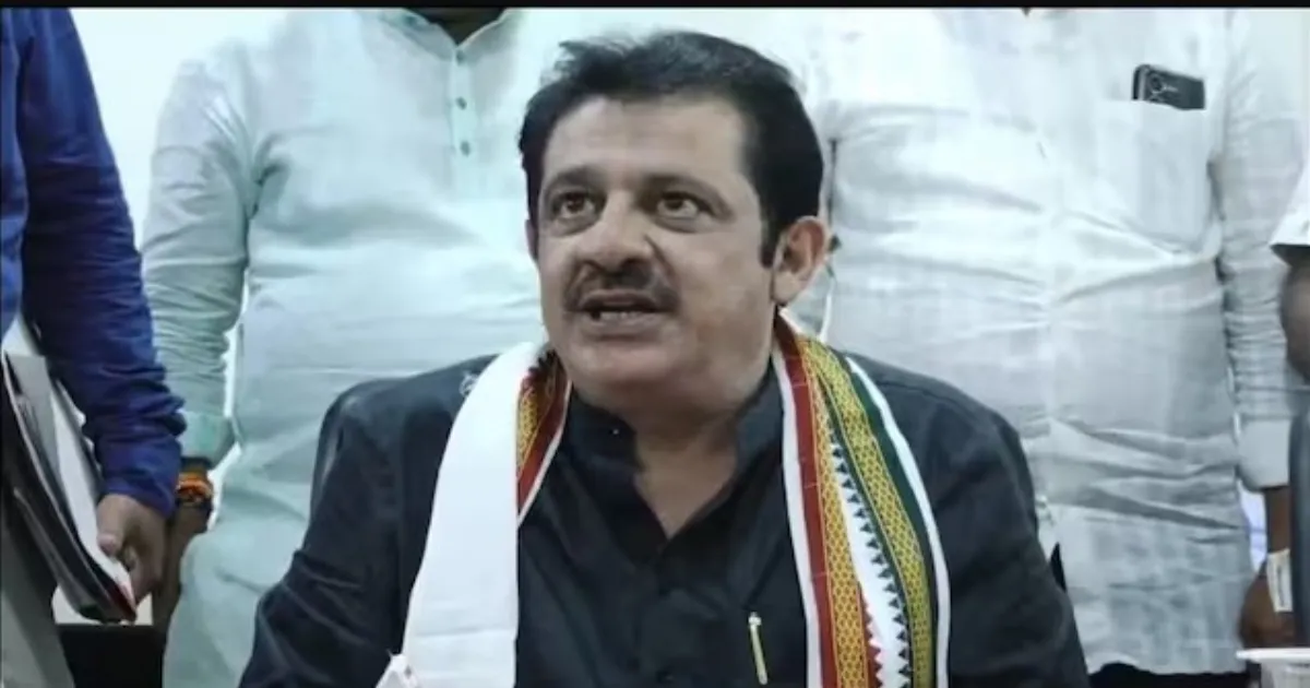 எனக்கு தற்கொலை குண்டு கொடுங்கள்.. பாக்., சென்று தாக்குவேன்