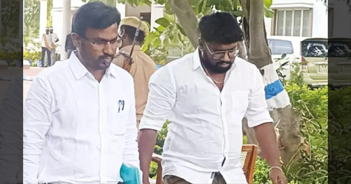 கரூர் கூட்ட நெரிசல் விவகாரம்!! குற்றவாளிகளை நெருங்கும் சிபிஐ!! தவெக தலைமை அலுவலக ஊழியரிடம் விசாரணை!