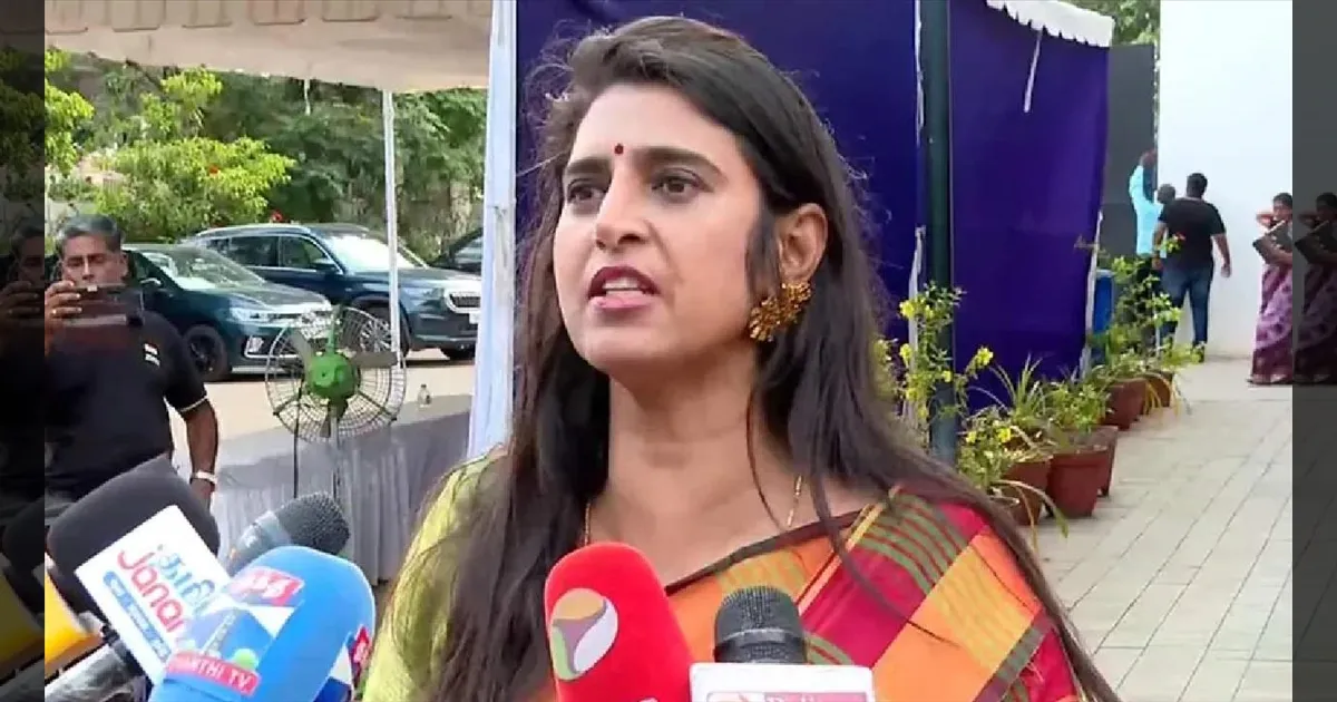 “விஜய் ஆட்சி அமைப்பதைப் பாஜக தடுக்கிறதா?”: நடிகை கஸ்தூரி எழுப்பியுள்ள பரபரப்பு கேள்வி!