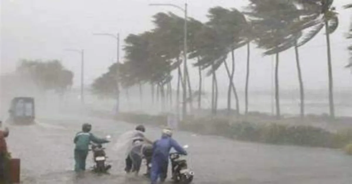 High Alert... ஆந்திராவில் ஆட்டத்தை ஆரம்பித்த “மோந்தா” புயல்.... கதிகலங்கும் கடலோர மாவட்டங்கள்...!