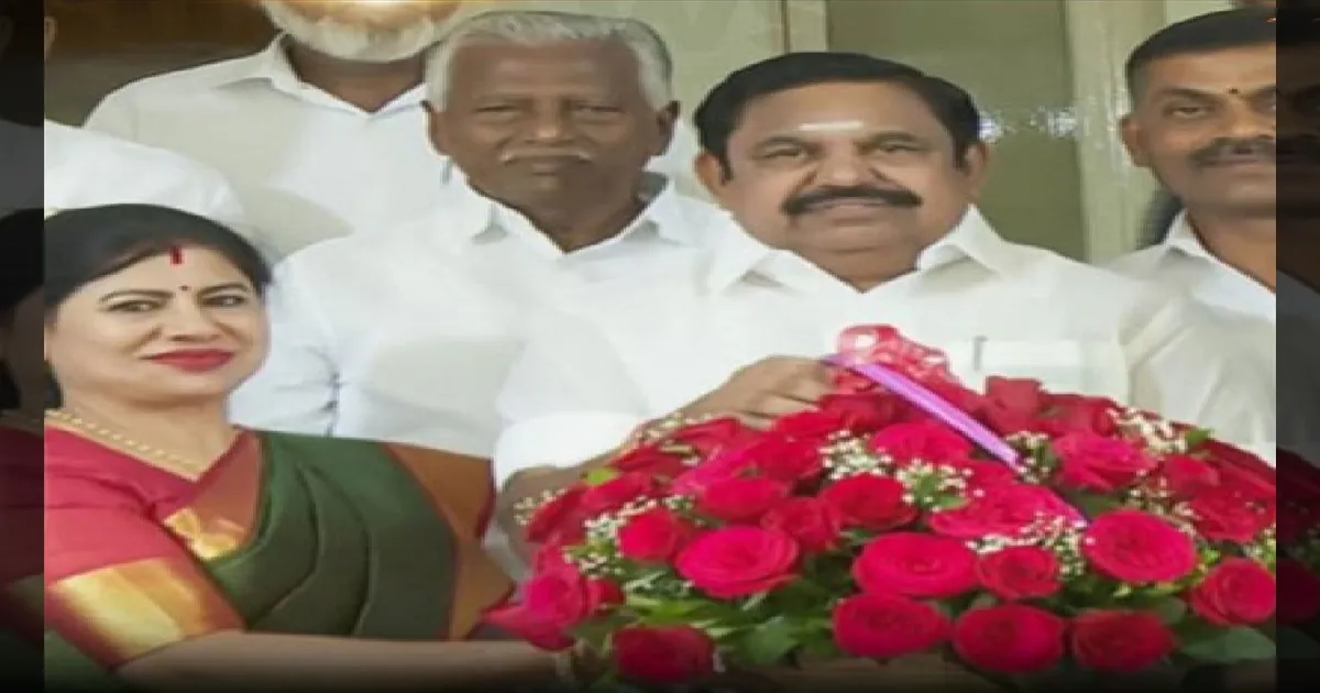 அதிமுகவில் திடீர் திருப்பம்.... இரட்டை இலையை பிடித்தார் லாட்டரி அதிபர் மார்ட்டின் மனைவி லீமா ரோஸ்!