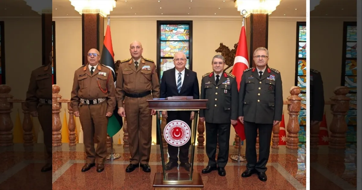 துருக்கியில் விமான விபத்து!!  லிபியாவின் ராணுவத் தலைவர் பலி! 7 பேர் மரணம்!