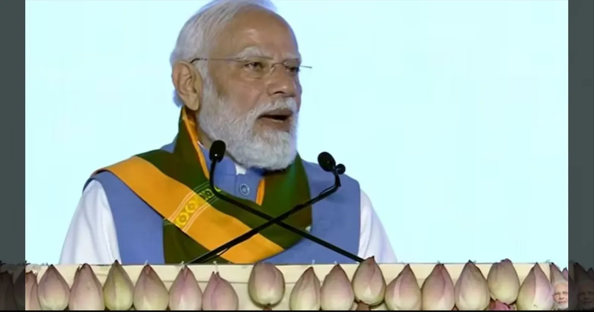 என்னை மன்னிச்சிருங்க!! தமிழக விவசாயிகளிடம் மன்னிப்பு கேட்ட மோடி! கோவையில் பரபரப்பு!