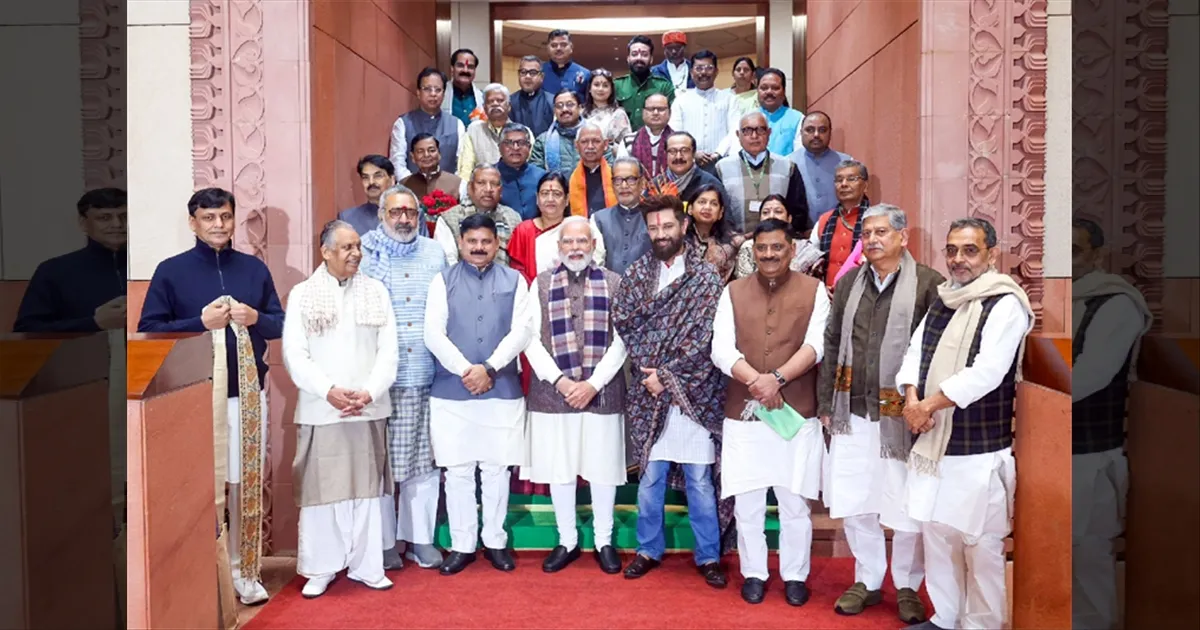 மோடி கொடுத்த பார்ட்டி!! தமிழகம், அசாம், மேற்கு வங்கம் எதையும் விட்ற கூடாது! ஸ்ட்ரிக்ட் ஆர்டர்!