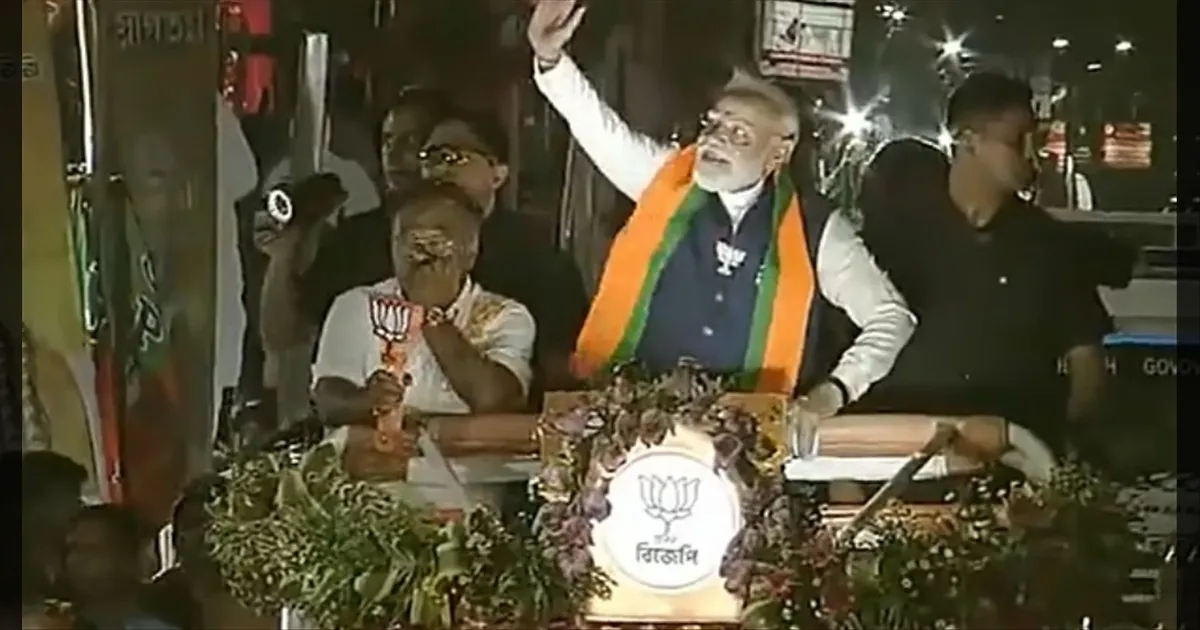 கொல்கத்தா காளிக்கு பூஜை செய்த மோடி!!  மேற்குவங்கத்தில் ரோடு ஷோ!! தேர்தல் விறுவிறு!