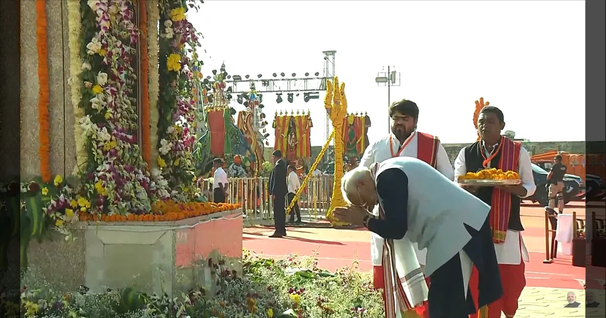 'சோம்நாத் சுயமரியாதை திருவிழா'!! 1,000 ஆண்டு பாரம்பரியம்!!  பிரதமர் மோடிக்கு உற்சாக வரவேற்பு!