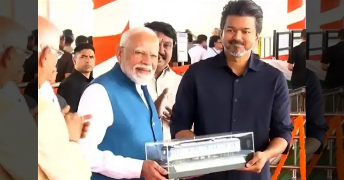 பிரதமர் மோடிக்கு முதல்வர் விஜய் கொடுத்த ஸ்பெஷல் பரிசு!  மெட்ரோ தொடக்க விழாவில் கவனம் ஈர்த்த தருணம்!