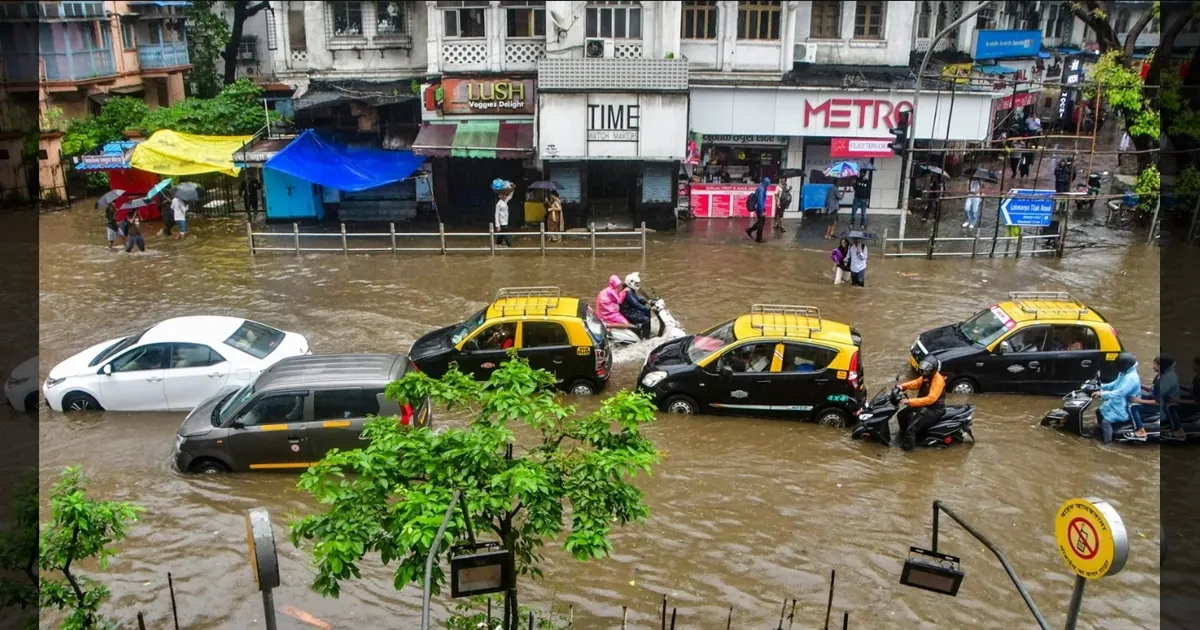 Mumbai Flood Chaos: 10 Dead, 11,800 Rescued Amid Red Alert Heavy Rains in Maharashtra