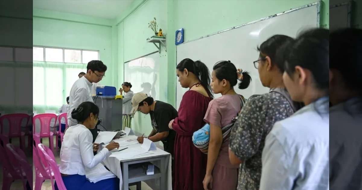 உள்நாட்டுப் போருக்கு மத்தியில் வாக்குப்பதிவு! மியான்மரில் துவங்கியது பொதுத்தேர்தல்!! ஜனவரியில் வெளியாகுது ரிசல்ட்!!