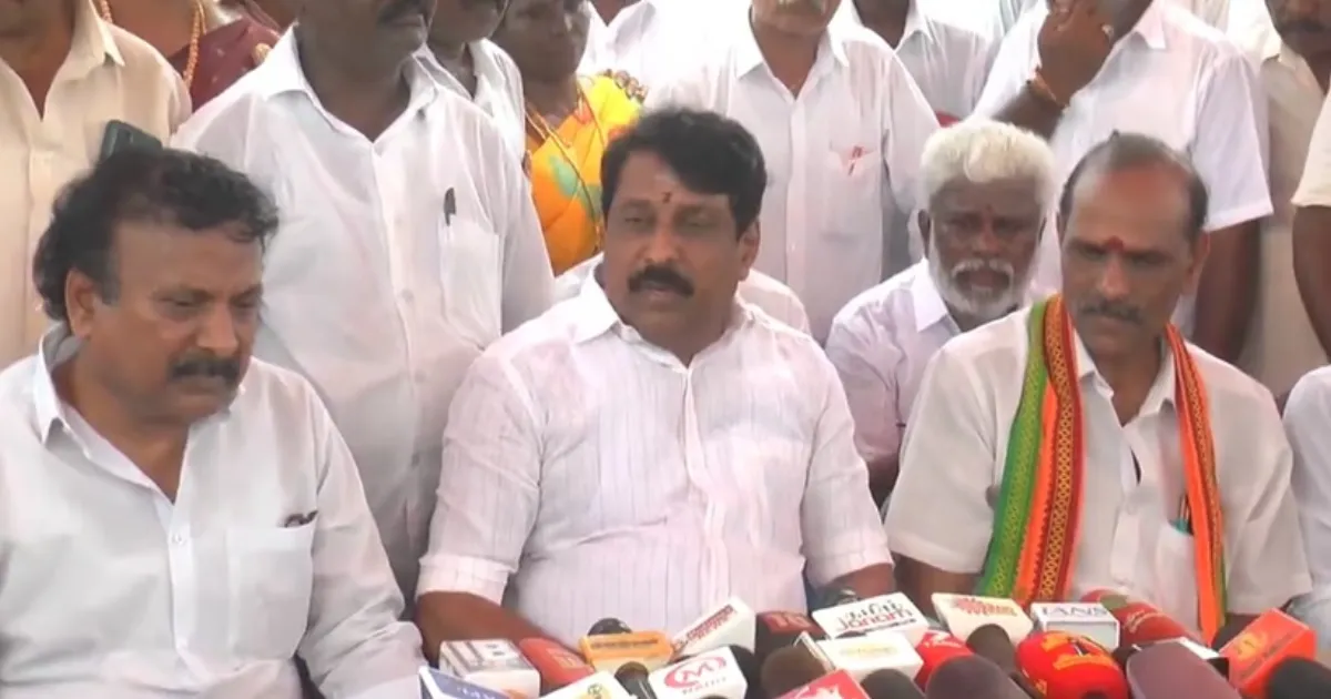 பாஜக கூட்டணியில் இணைகிறாரா விஜய்? நயினார் நாகேந்திரன் முக்கிய தகவல்!!