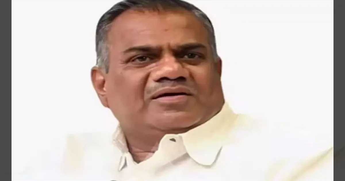 அதிமுக தலைமையிலான கூட்டணியில் தவெக? - மாவட்ட செயலாளர்களுடன் என்.ஆனந்த் ரகசிய ஆலோசனை!