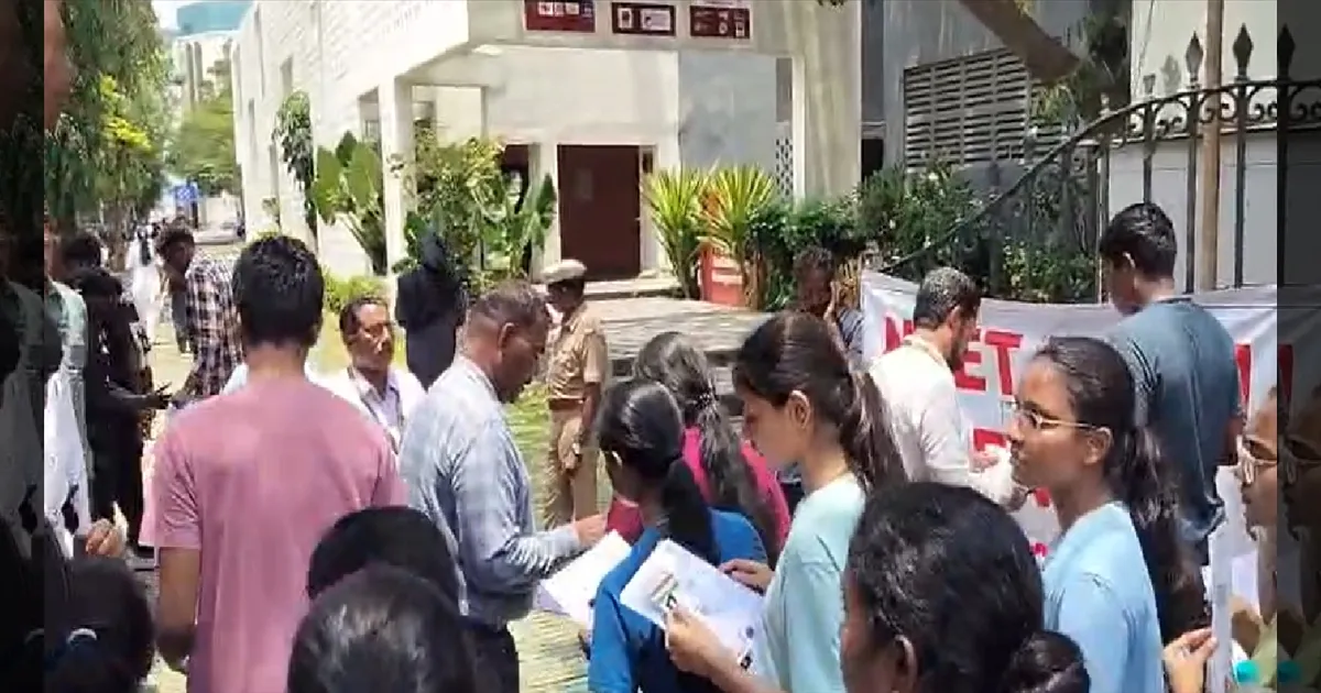 மருத்துவ கனவை நோக்கி 22.79 லட்சம் மாணவர்கள்! நாடு முழுவதும் நீட் தேர்வு தொடங்கியது!