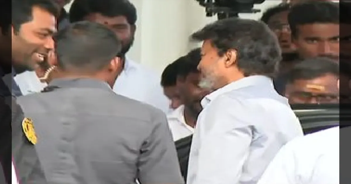 சென்னையில் கனமழை எதிரொலி: ரிப்பன் மாளிகை கட்டுப்பாட்டு அறையில் முதல்வர் விஜய் நேரில் ஆய்வு!