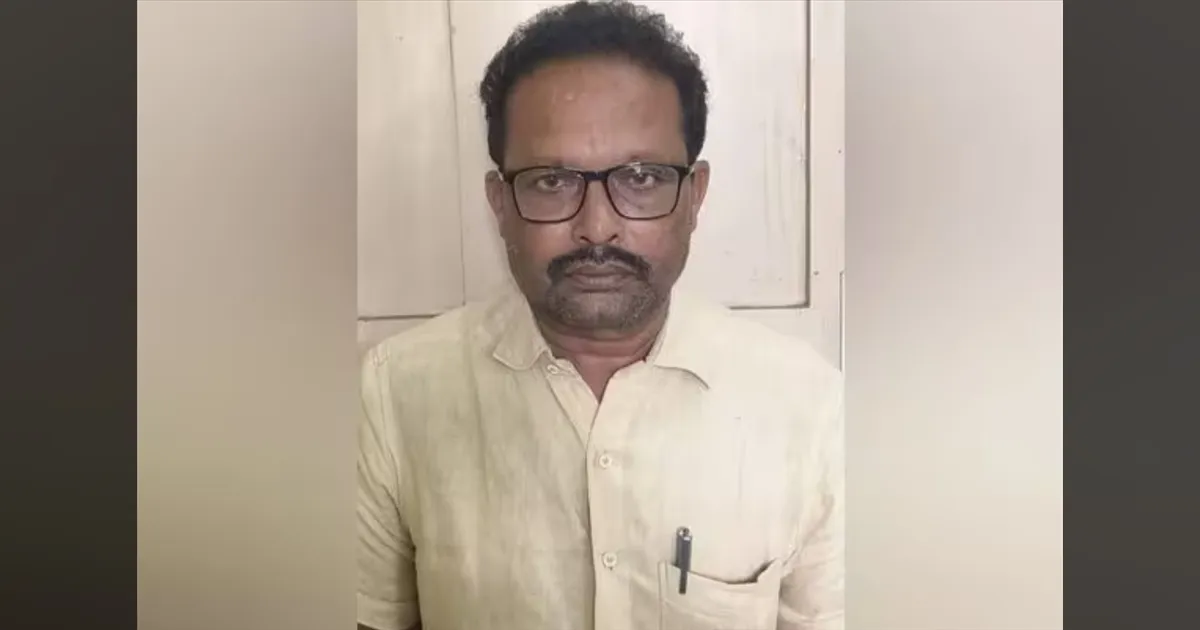 மதுரை, பழநி கோயில் நிலமோசடி வழக்கில் கைதான 2 அதிகாரிகளுக்கு அடுத்தடுத்து நெஞ்சுவலி! திடீர் ட்விஸ்ட்