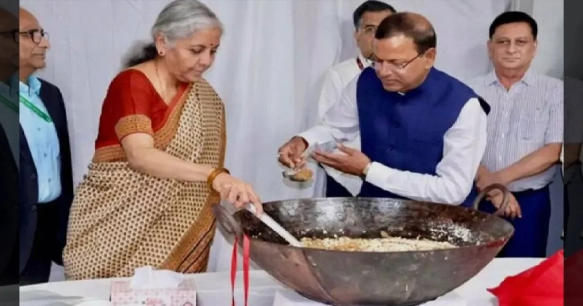 இனிப்புடன் தொடங்கும் பட்ஜெட் பணிகள்! - நார்த் பிளாக்கில் களைகட்டிய அல்வா தயாரிக்கும் நிகழ்ச்சி