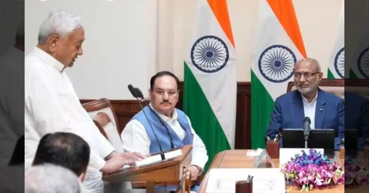 ராஜ்யசபா எம்.பியாக பதவியேற்றார் நிதிஷ்குமார்!! முதல்வர் பதவியை ராஜினாமா செய்வது எப்போது?!