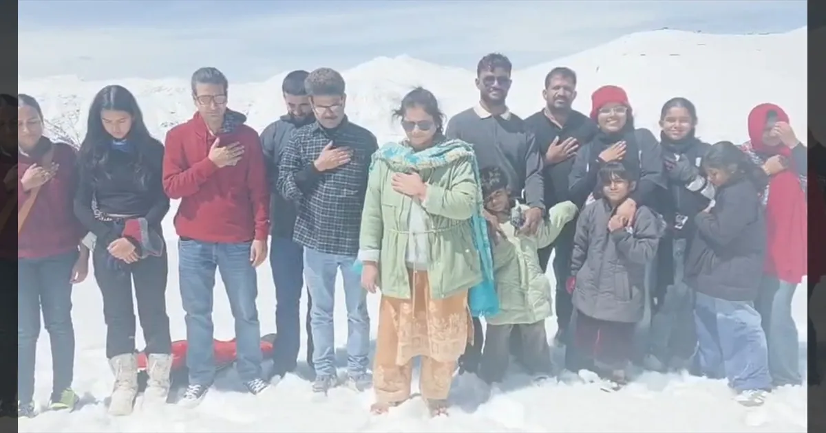 இந்தியாவில் இருந்து காஷ்மீரை பிரிக்கவே முடியாது!! பஹல்காம் நினைவு தினத்தில் மக்கள் அஞ்சலி!