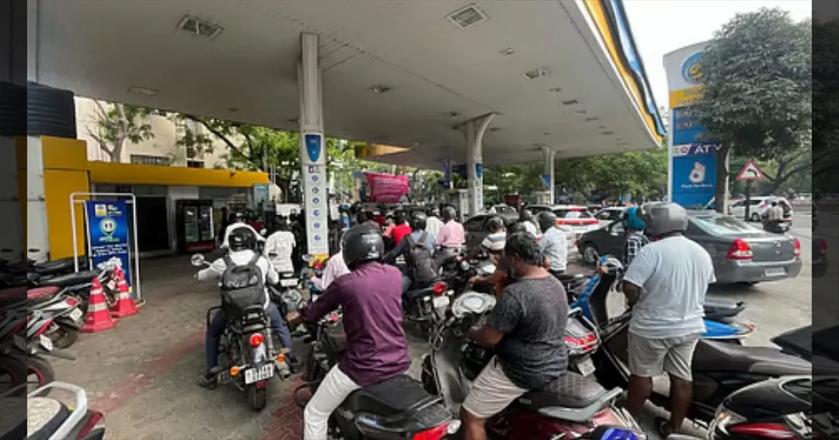 பெட்ரோல் பங்க்குகளில் இனி ‘கூகுள் பே’ கிடையாது? தமிழகம் முழுவதும் டிஜிட்டல் பணப் பரிவர்த்தனைக்கு திடீர் சிக்கல்!